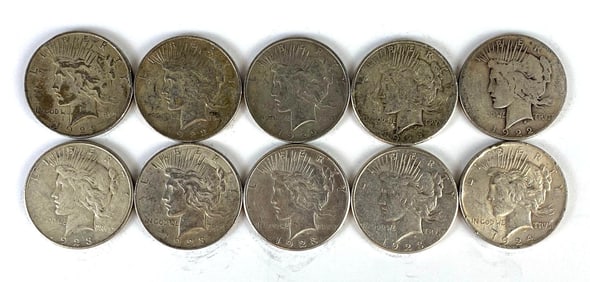 Group of 10 1922-1924 US $1 Peace Silver Dollars