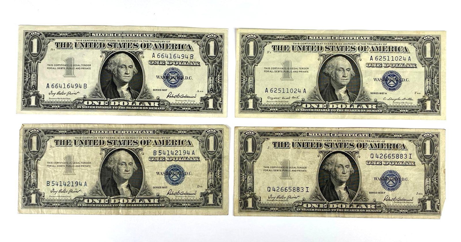Group of 4 US $1 Washington Blue Seal Banknotes (1 of 2)