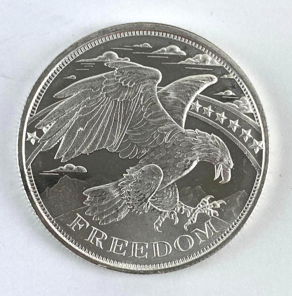 SD Bullion Freedom 1/2 oz .999 Fine Silver Round: SD Bullion Freedom 1/2 oz .999 Fine Silver Round