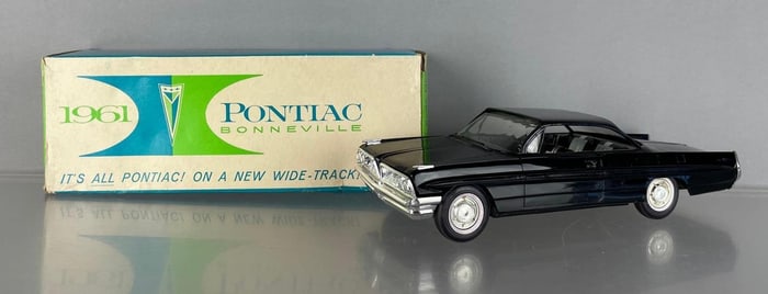 1961 Pontiac Bonneville Hardtop Regent Black Dealership Promo Car
