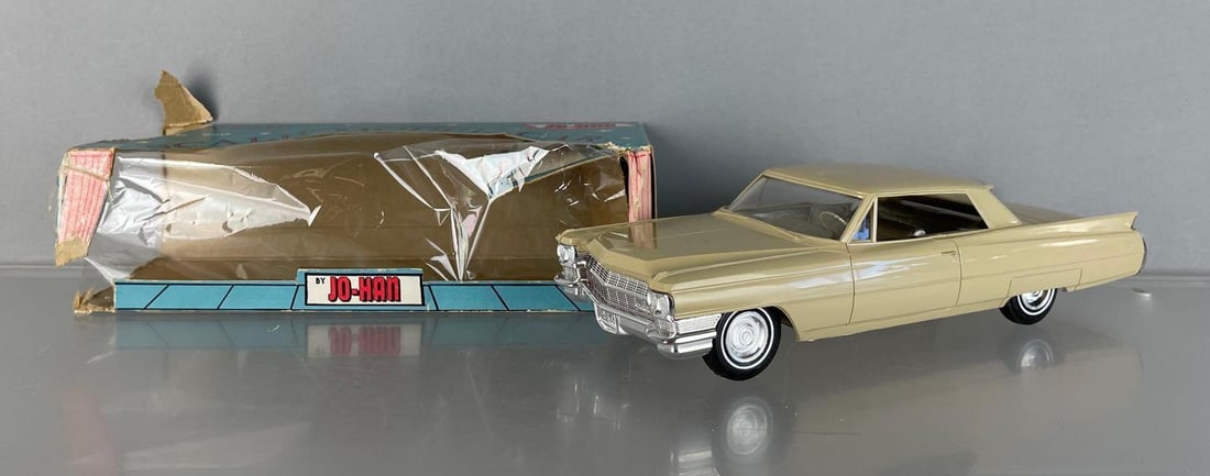 Jo-Han 1964 Cadillac de Ville Anniversary Gold Dealership Promo Car (1 of 7)