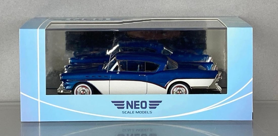 Neo Models 1957 Buick Roadmaster Metallic Blue White (1 of 3)