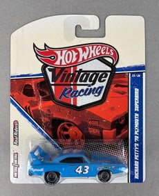 Hot Wheels Vintage Racing Richard Petty's 1970 Plymouth Superbird