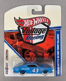 Hot Wheels Vintage Racing Richard Petty's 69 Ford Torino Talladega