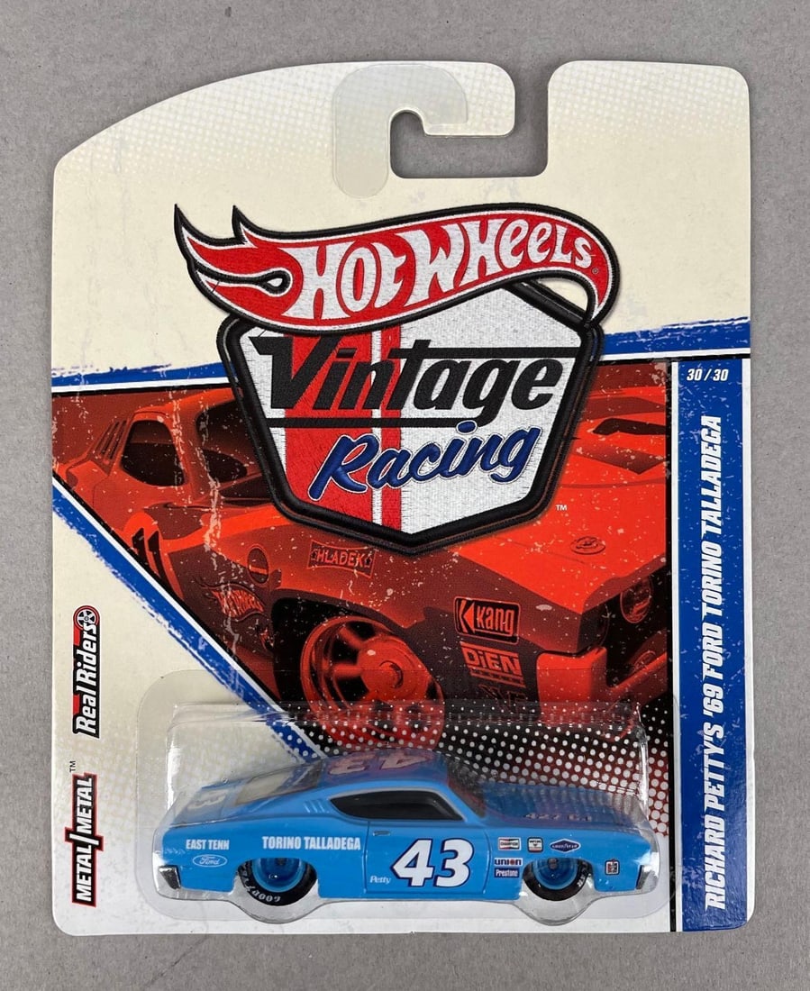 Hot Wheels Vintage Racing Richard Petty's 69 Ford Torino Talladega: Mattel die-cast original packaging