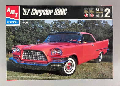 AMT ERTL 57 Chrysler 300C Plastic Model Kit
