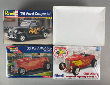 Group of 4 1930s Ford Hot Rod Plastic Model Kita
