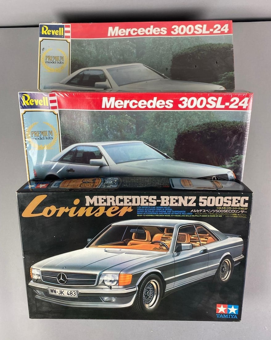 Group of 3 Mercedes-Benz Plastic Model Kits: 1/24 scale, complete sets