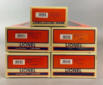 Group of 5 Lionel O Scale Christmas Train Cars