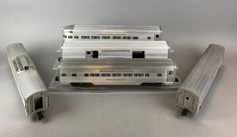 Group of 5 Lionel O Scale Passenger Cars