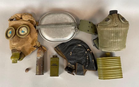Group of WW2 Era U.S. Military Items