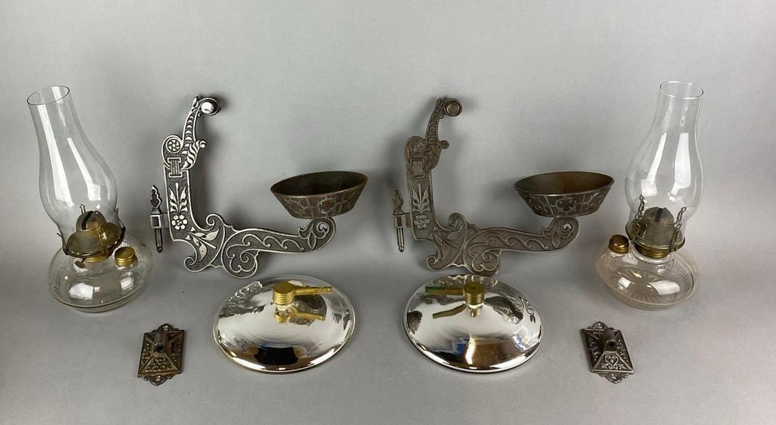 Group of 2 Antique Cast Iron Oil Lamp Sconces (1 of 3)