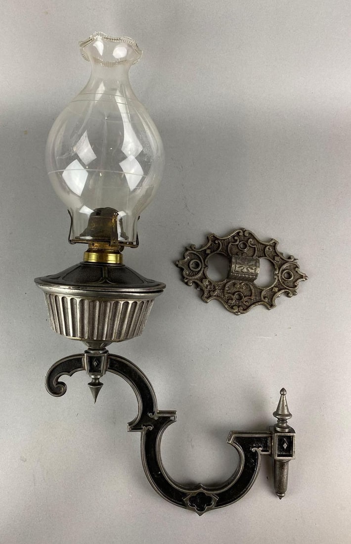 Antique Cast Iron Oil Lamp Wall Sconce (1 of 2)