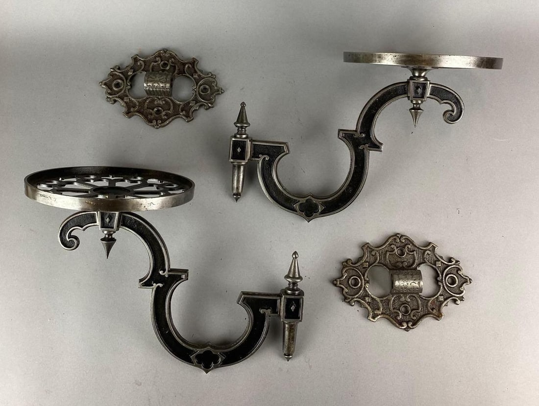 Group of 2 Antique Cast Iron Oil Lamp Wall Sconces (1 of 4)