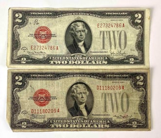 Group of (2) 1928 Red Seal 2 Dollar Bills