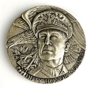 Douglas MacArthur 5.44 oz .999 Silver Commemorative Medal