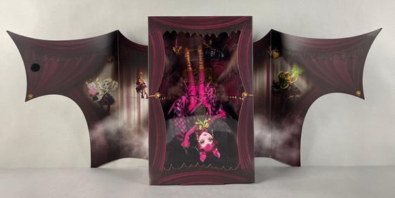 Mattel Monster High Freak du Chic Draculaura Doll