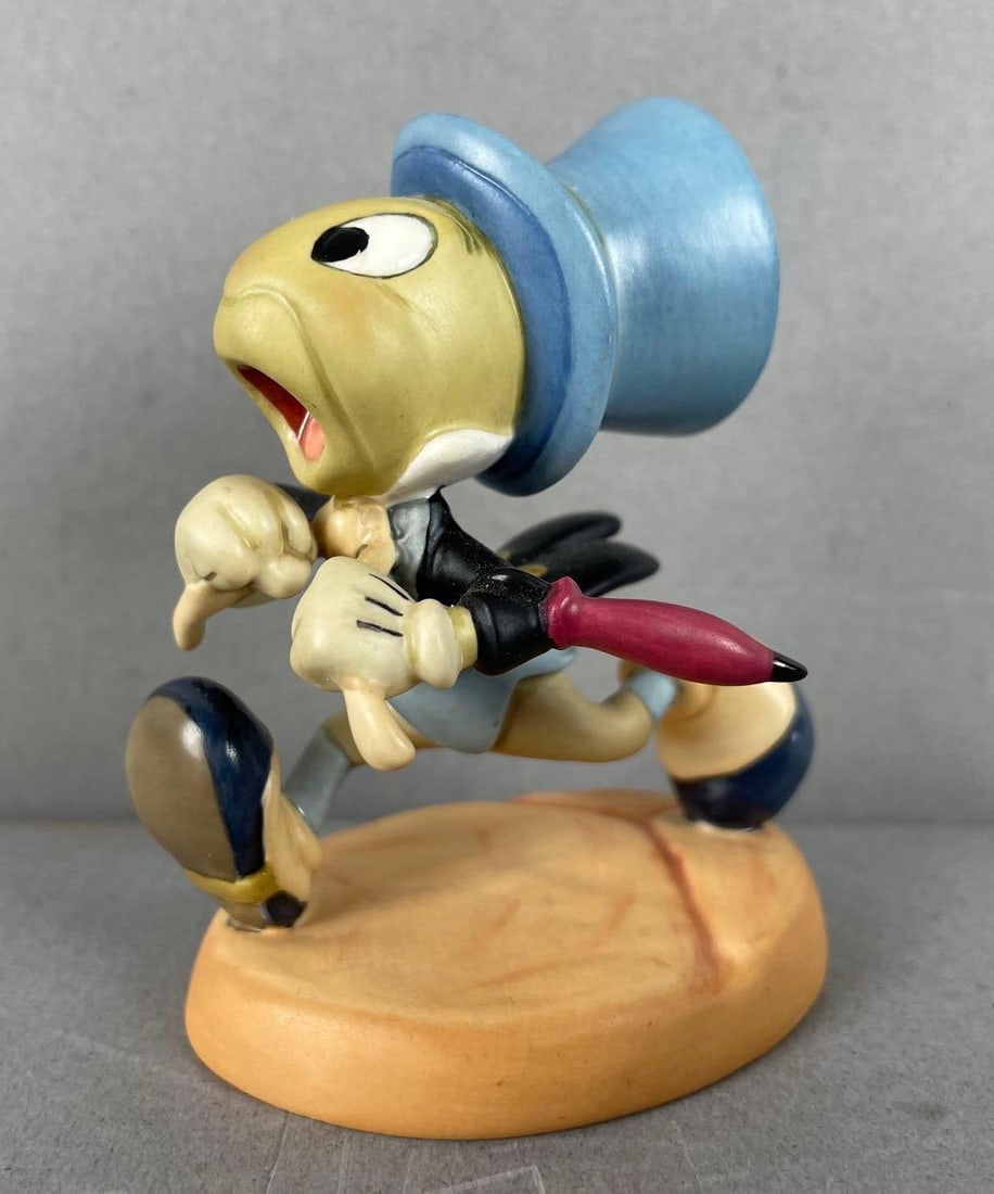 Walt Disney Classics Collection Wait for Me, Pinoke Statue: Jiminy Cricket measures 3 inches tall