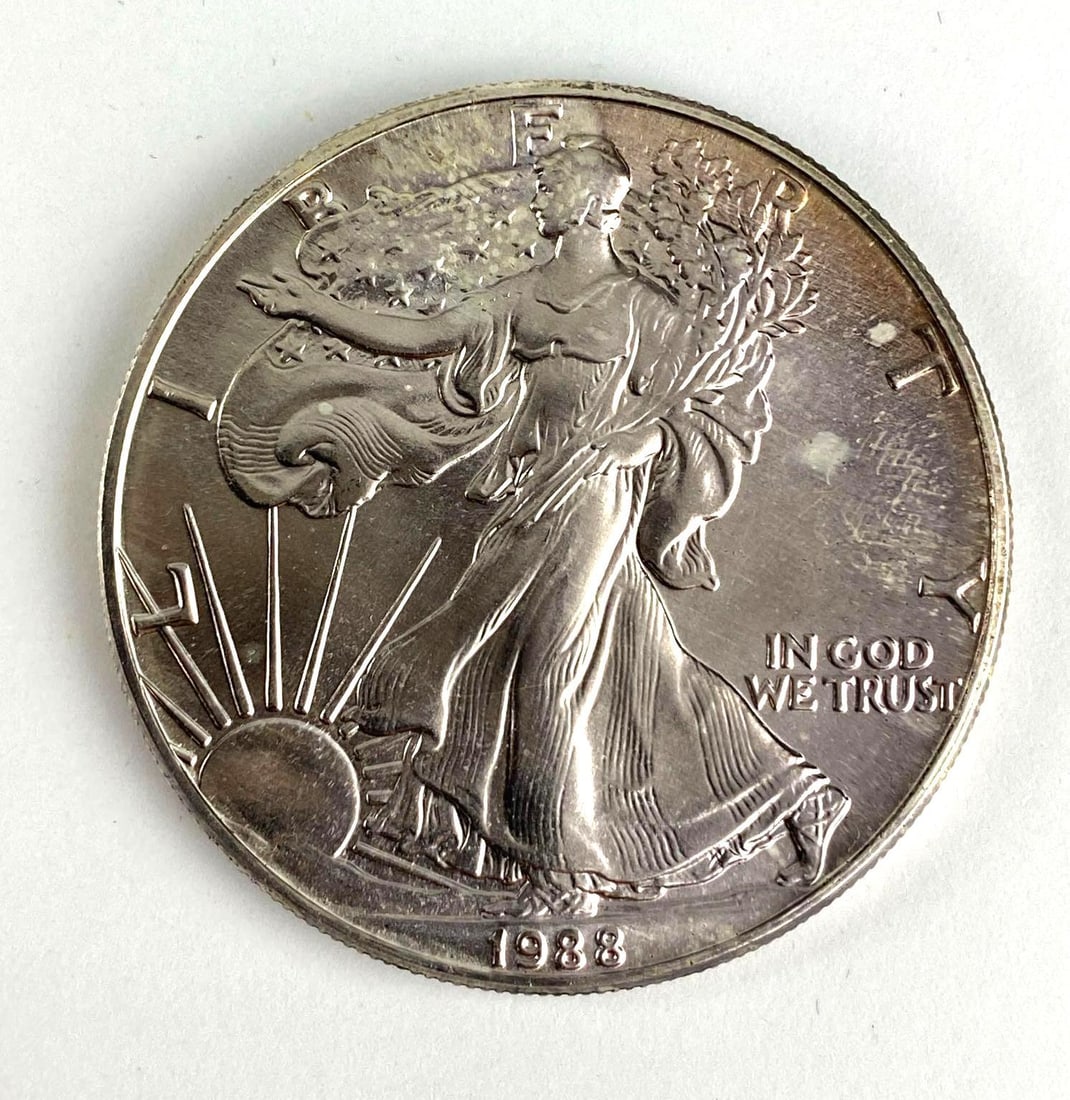 1988 US Mint American Silver Eagle 1 oz .999 Fine Silver (1 of 2)