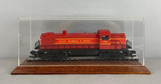 Lionel O Scale GM and O RS-3 Diesel Engine with Display Case