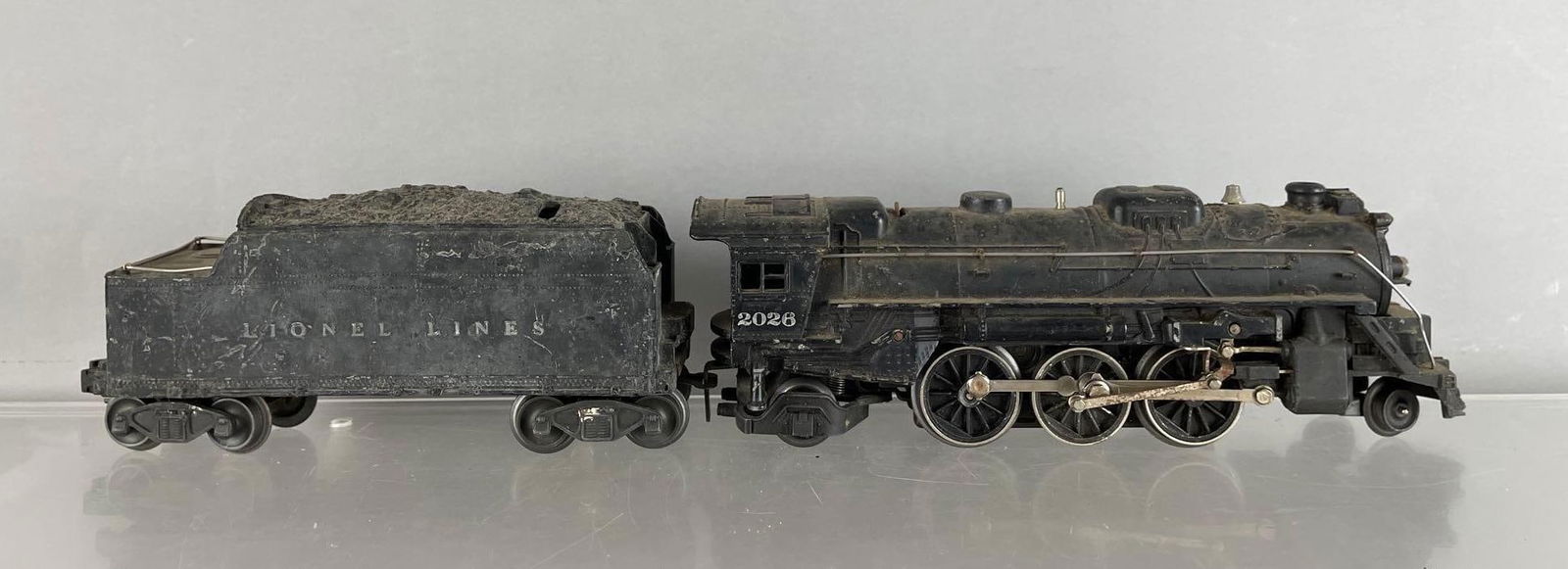 Lionel O27 Scale #2026 2-6-2 Steam Engine with Tender: Untested, 18 1/4" long