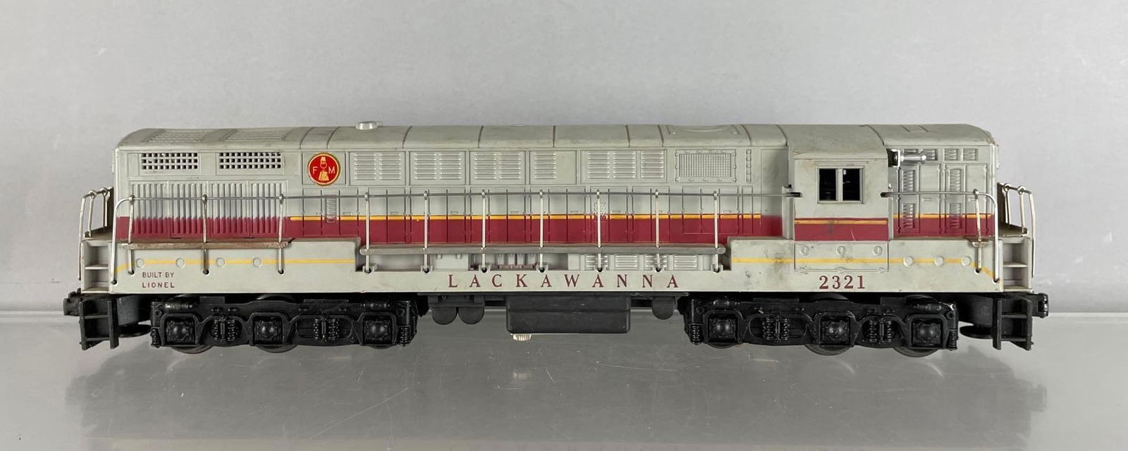 Lionel O Scale #2321 Lackawanna FM Trainmaster Diesel Locomotive (1 of 3)