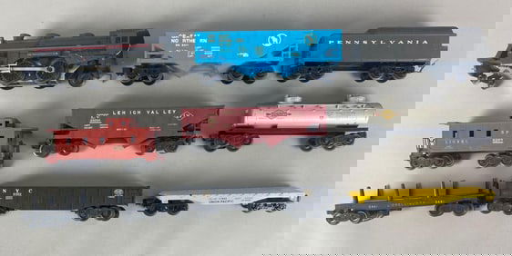 Group of Lionel O Scale Locomotive and Cars