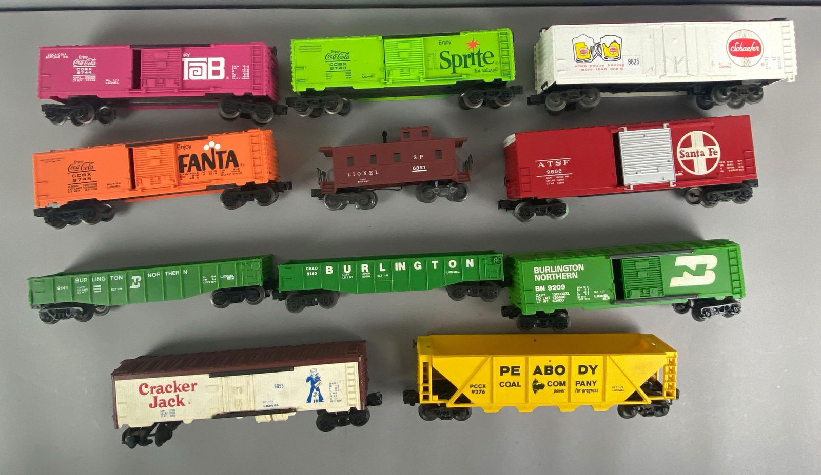 Group of Lionel O Scale Model Train Cars (1 of 3)