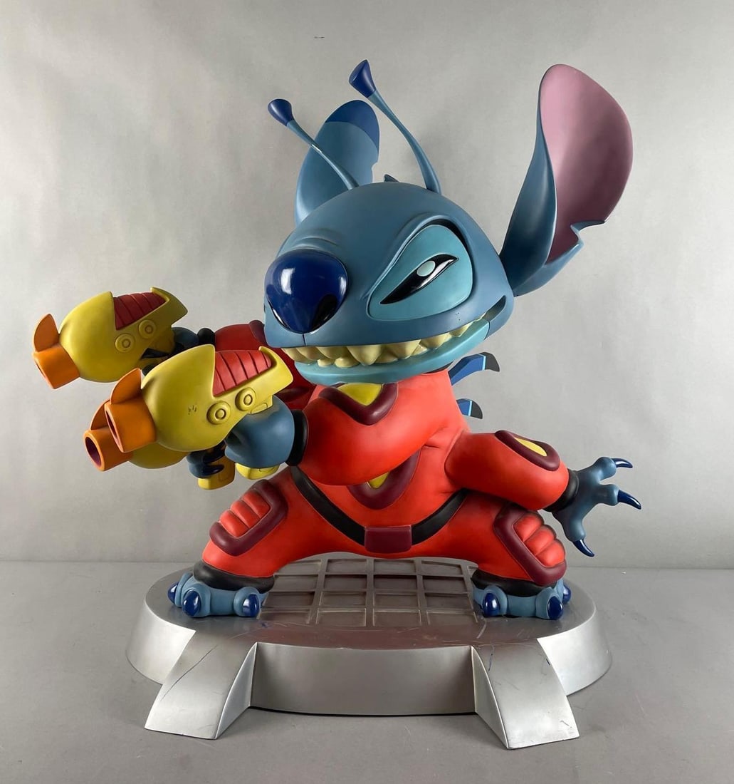 Limited Edition Disney Auctions Stitch Big Fig Statue (1 of 8)