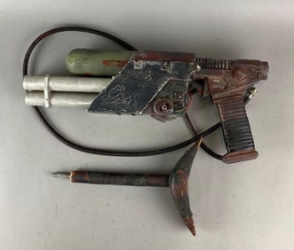 Star Trek VI Screen Used Klingon Miners Rifle Resin Prop