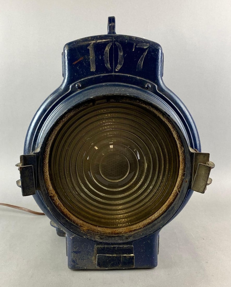 Vintage Warner Brothers Mole Richardson 2K Keg-Light (1 of 2)