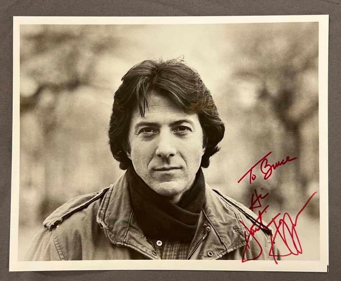 Signed Dustin Hoffman Photograph: unknown authenticity, no COA, buying as is. 8" x 10"