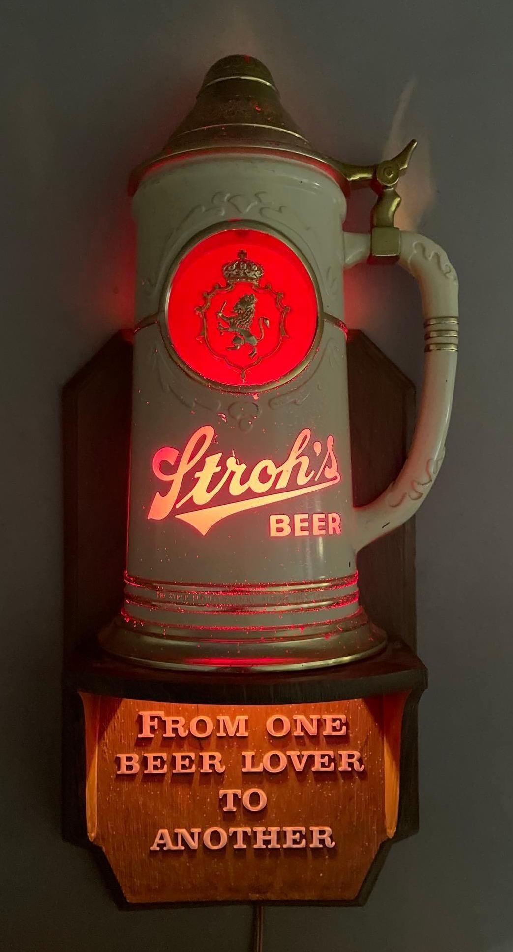 Vintage Strohs Beer Stein Light-Up Advertising Sign (1 of 3)