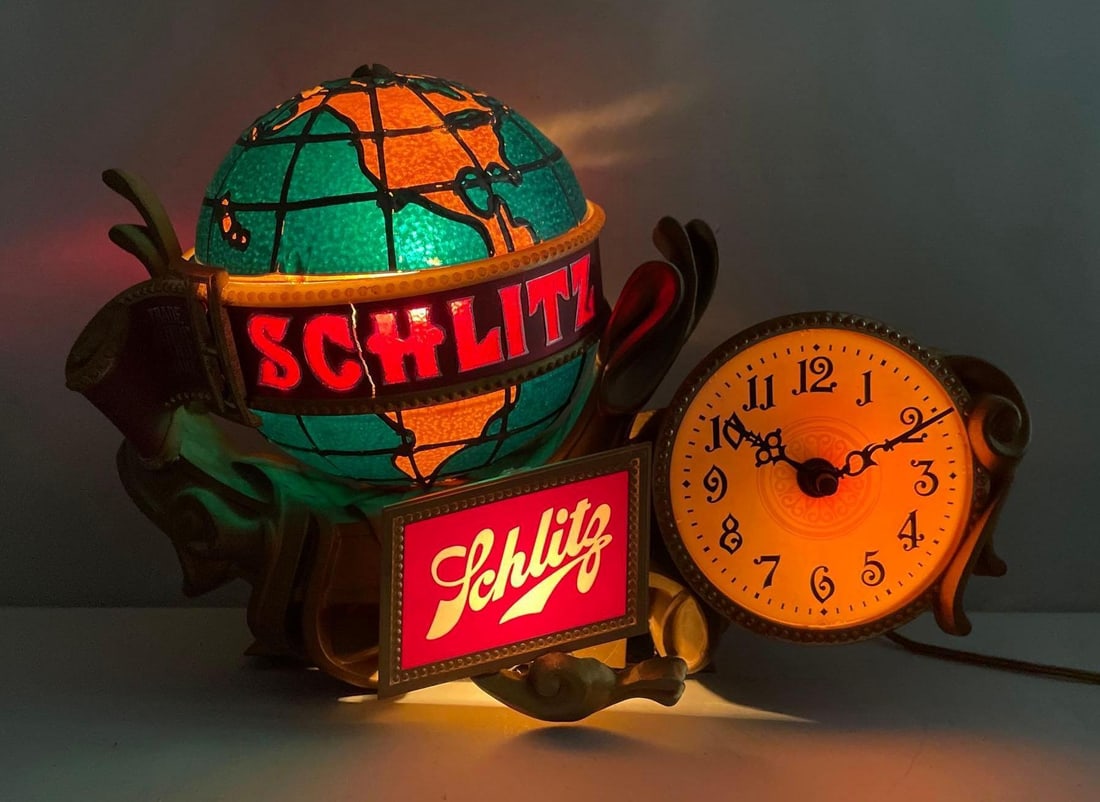 1976 Schlitz Beer Globe Rotating Light-Up Advertising Register Topper Clock (1 of 4)