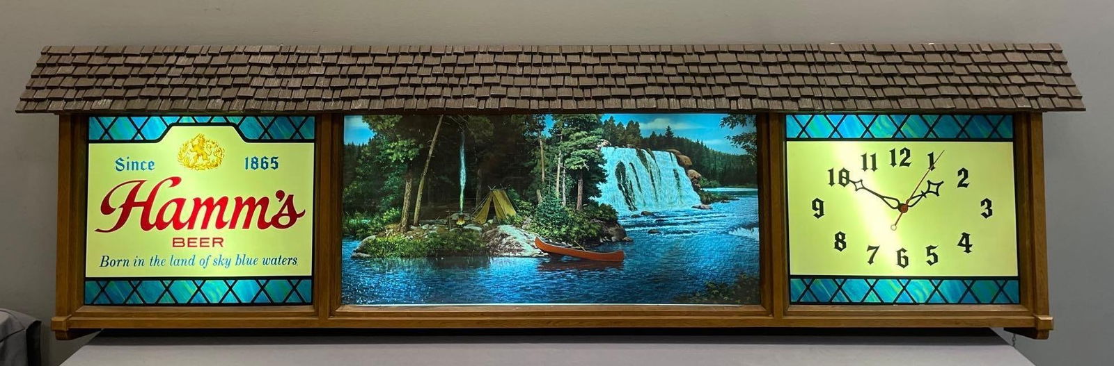 Vintage Hamms Beer Scene-O-Rama Motion Light-Up Advertising Sign with Clock (1 of 8)