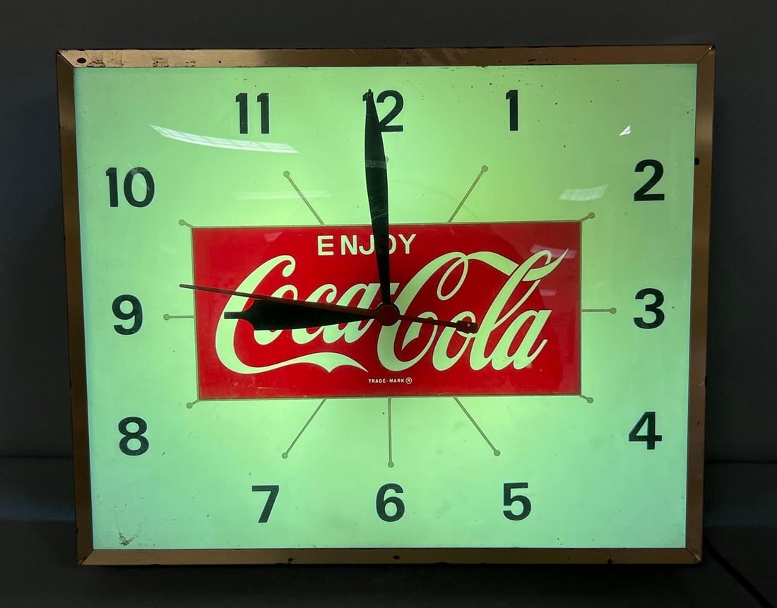 Vintage Coca Cola Light Up Advertising Clock Sign (1 of 5)
