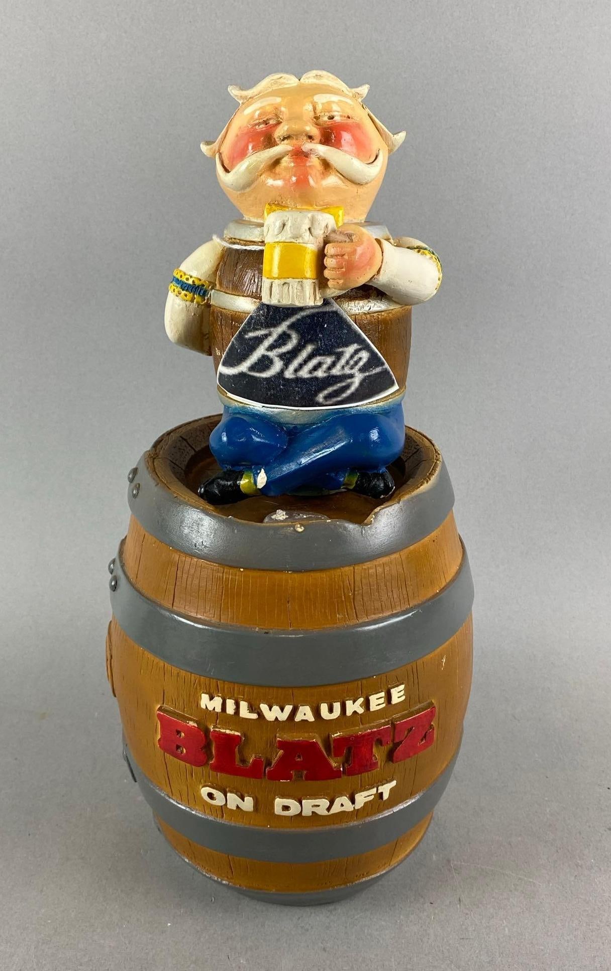 Vintage Blatz Beer Advertising Back Bar Chalk Barrel Man Statue (1 of 4)