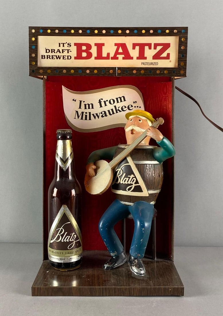 Blatz Beer Banjo Man Advertising Light Up Back Bar Display (1 of 5)