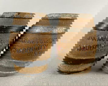 Vintage Chicago Best Garden City Advertising Salt and Pepper Shaker