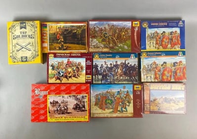 Group of 10 Assorted 1/72 Scale Soldiers