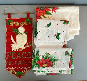 Group of 4 Christmas Decorative Items