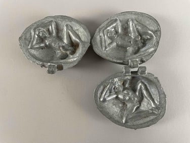 Vintage Erotic Novelty Metal Clam Shells