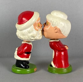 Santa and Mrs. Claus Kissing Nodder Bobbleheads Set