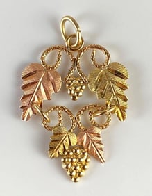 10K Black Hills Gold Grape Leaf Motif Necklace Pendant