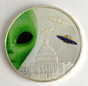 Highland Mint Colorized Alien 1 oz .999 Fine Silver Round