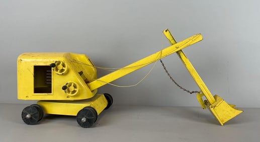 Vintage Structo Construction Co. Pressed Steel Power Shovel