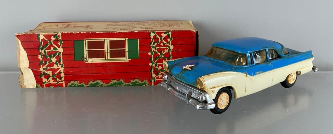 AMT 1956 Ford Fairlane Crown Victoria Dealership Promo Car: Blue and white, slightly working friction, needs cleaning, 1/25 scale, partial original garage box