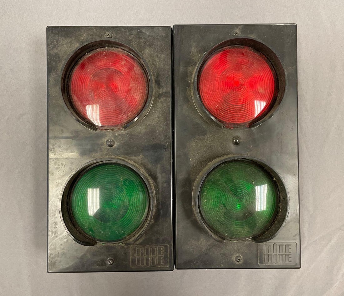 Group of 2 Rite Hite Stop Lights (1 of 2)