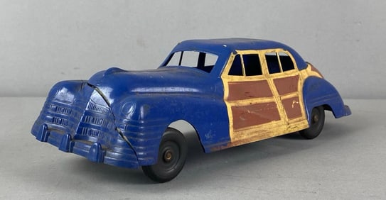 Vintage Irwin Wind Up 1947 Chrysler Woody Toy Car