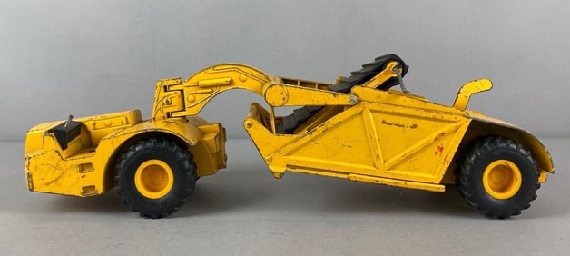 ERTL John Deere Die-Cast Scrapper Toy